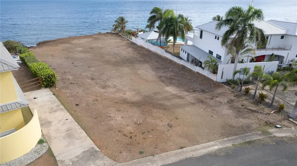 6 BEACH VILLAGE Vieques, PR 00765