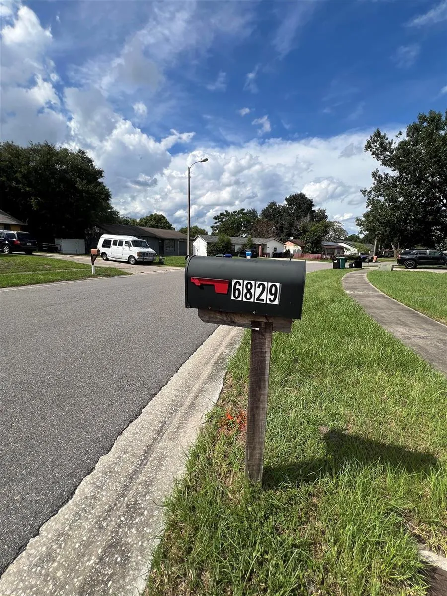 6829 ALPERT DRIVE Orlando, FL 32810