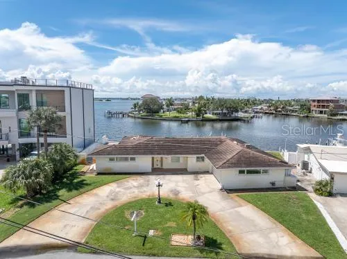 6505 DEBBIE LANE S St Petersburg, FL 33707