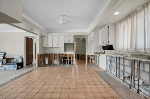 6505 DEBBIE LANE S St Petersburg, FL 33707
