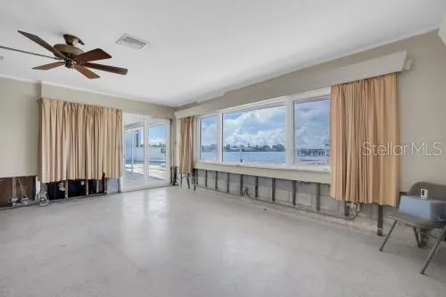 6505 DEBBIE LANE S St Petersburg, FL 33707