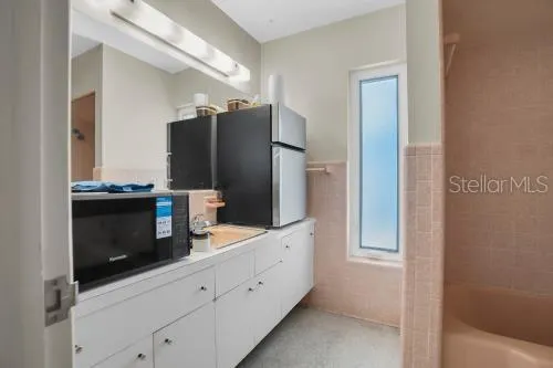 6505 DEBBIE LANE S St Petersburg, FL 33707