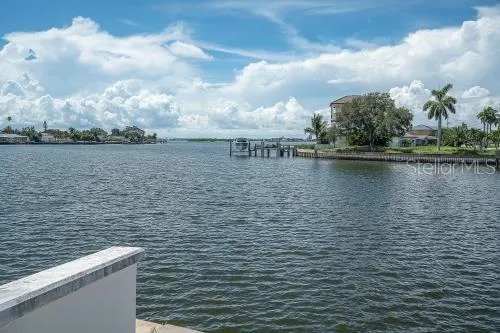 6505 DEBBIE LANE S St Petersburg, FL 33707