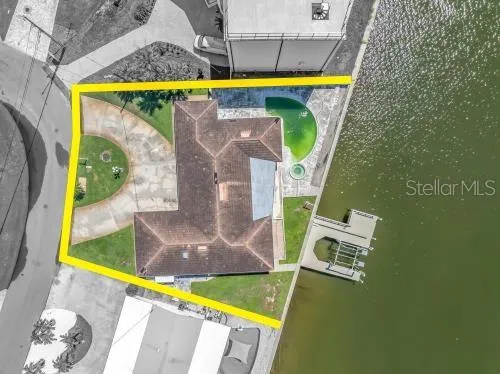 6505 DEBBIE LANE S St Petersburg, FL 33707