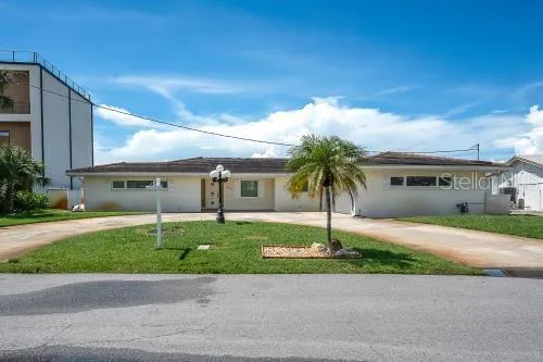 6505 DEBBIE LANE S St Petersburg, FL 33707