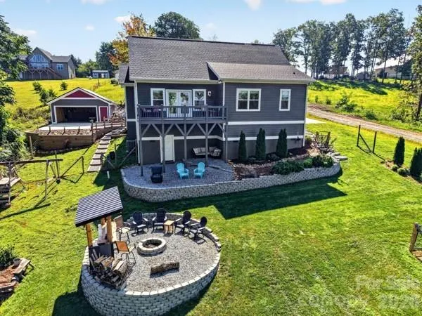 72 Jacks Paw Lane Hendersonville, NC 28792
