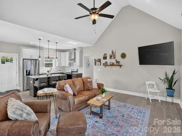 72 Jacks Paw Lane Hendersonville, NC 28792