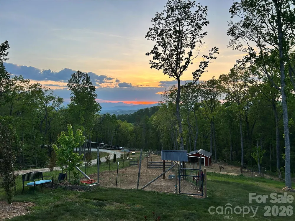 72 Jacks Paw Lane Hendersonville, NC 28792