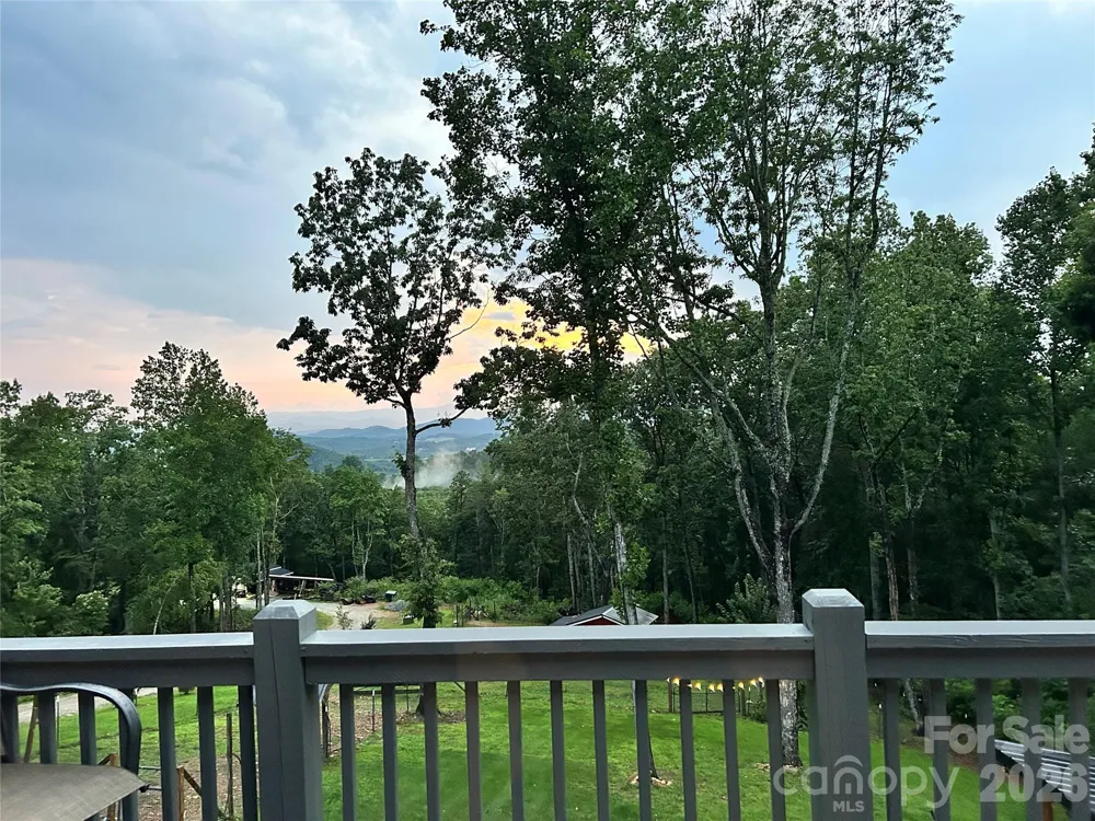 72 Jacks Paw Lane Hendersonville, NC 28792