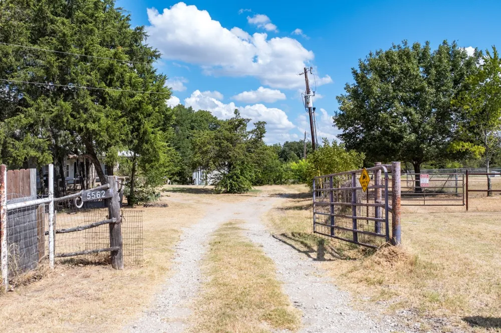 5562 Cedar Creek Drive Kemp, TX 75143