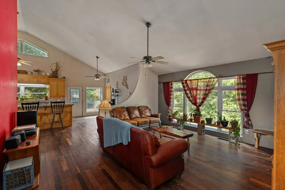 5562 Cedar Creek Drive Kemp, TX 75143