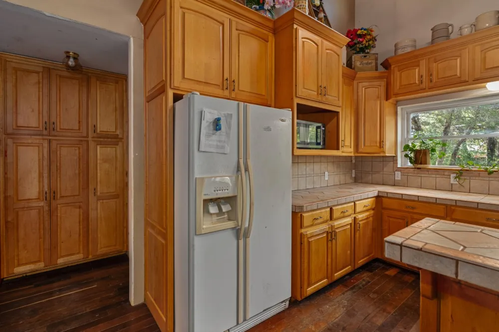 5562 Cedar Creek Drive Kemp, TX 75143