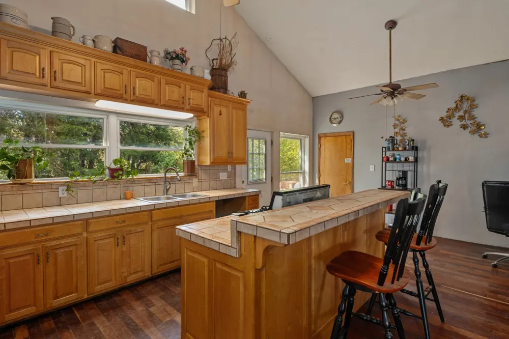 5562 Cedar Creek Drive Kemp, TX 75143