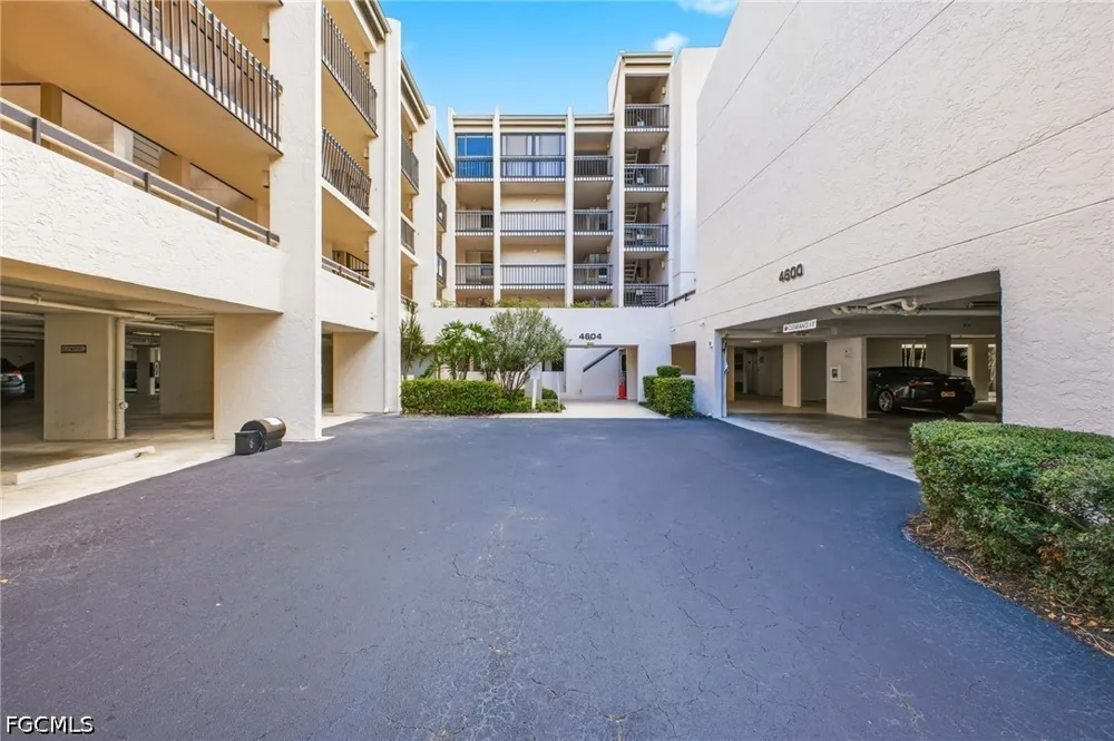 Flagship Drive #103 Fort Myers, FL 33919