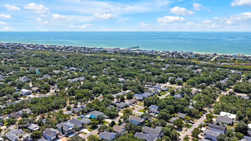 114 NE 8th St Oak Island, NC 28465