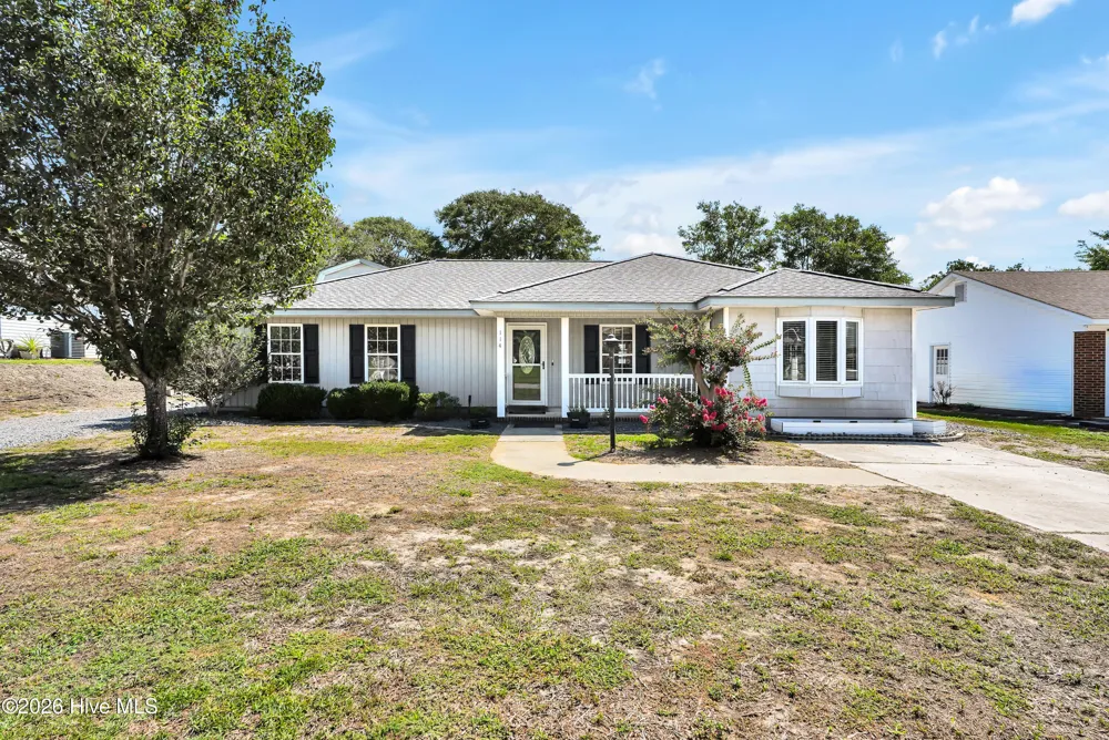 114 NE 8th St Oak Island, NC 28465