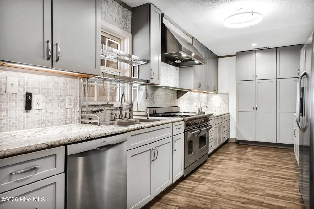 114 NE 8th St Oak Island, NC 28465