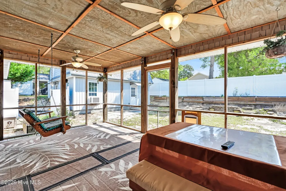114 NE 8th St Oak Island, NC 28465