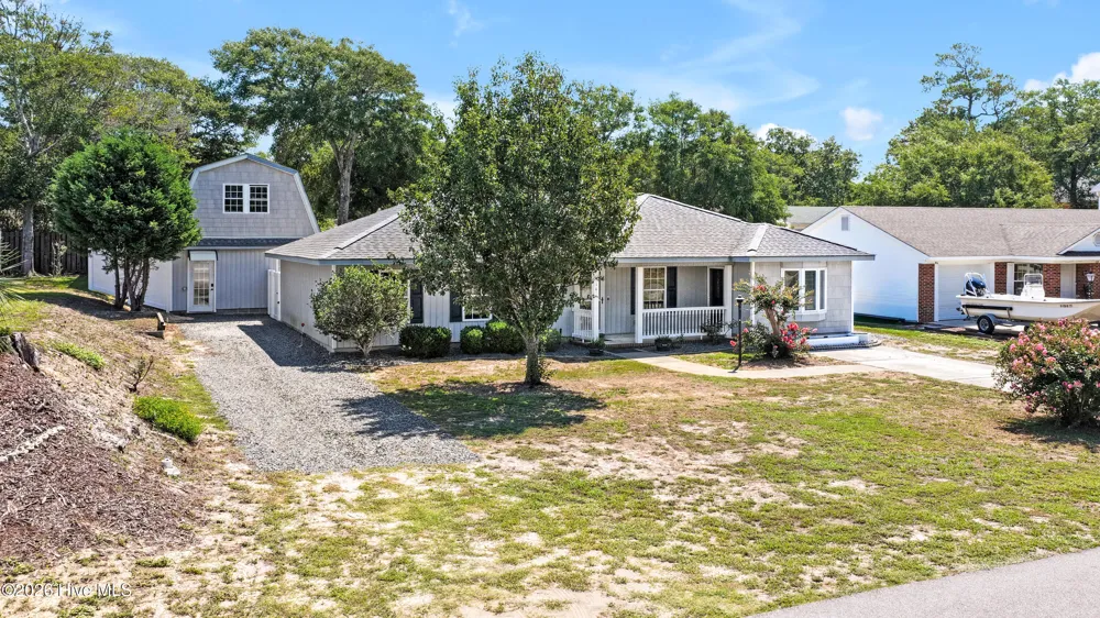114 NE 8th St Oak Island, NC 28465