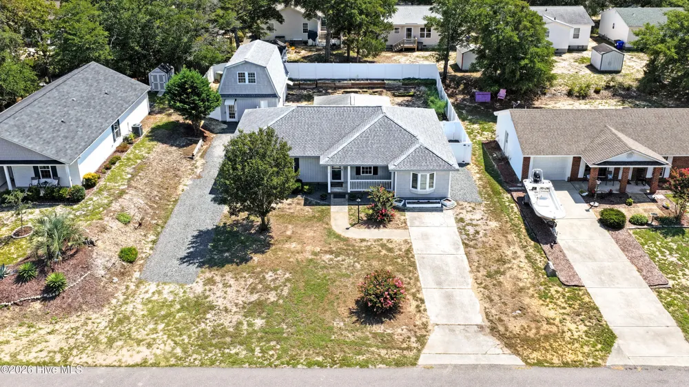 114 NE 8th St Oak Island, NC 28465