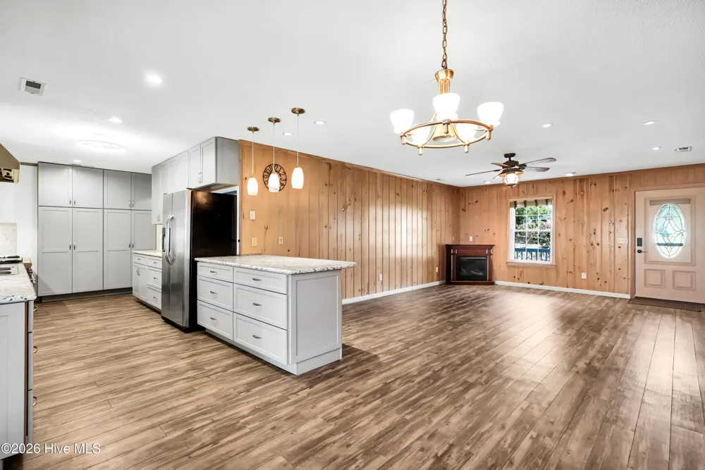 114 NE 8th St Oak Island, NC 28465