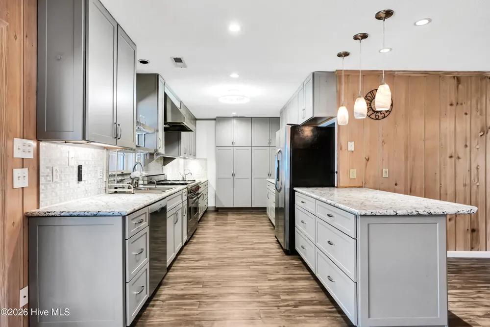114 NE 8th St Oak Island, NC 28465