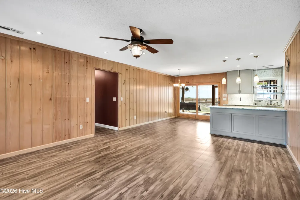 114 NE 8th St Oak Island, NC 28465