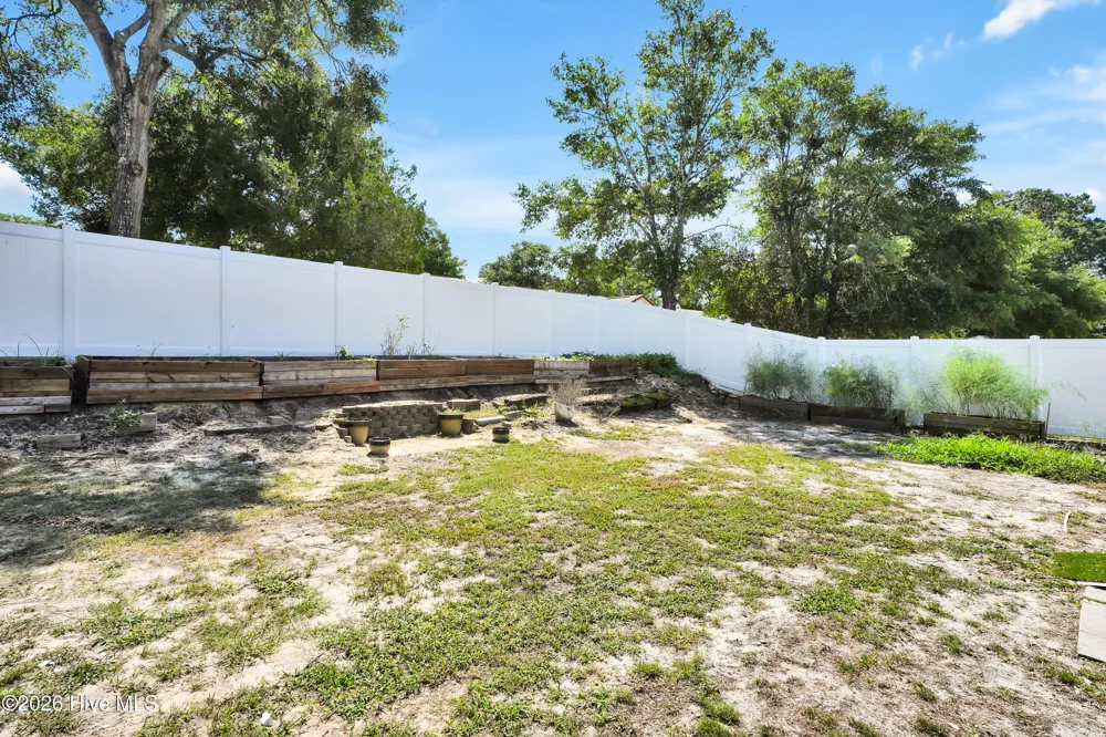 114 NE 8th St Oak Island, NC 28465