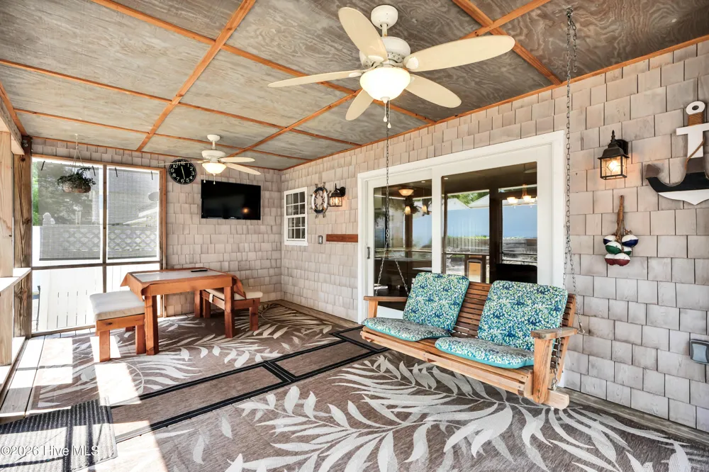 114 NE 8th St Oak Island, NC 28465