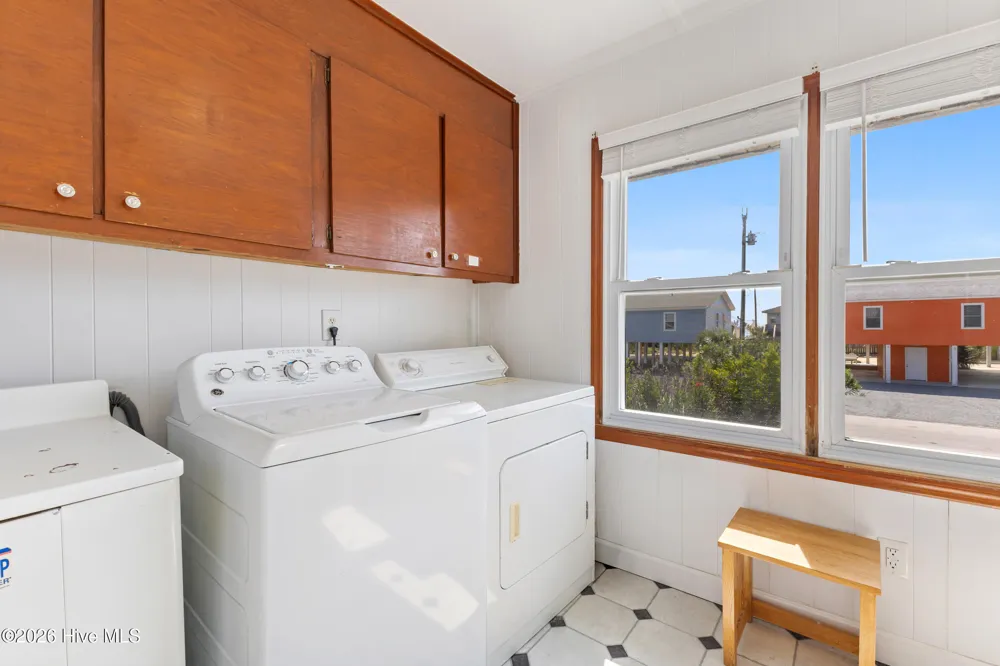 1513 Easy Street Surf City, NC 28445