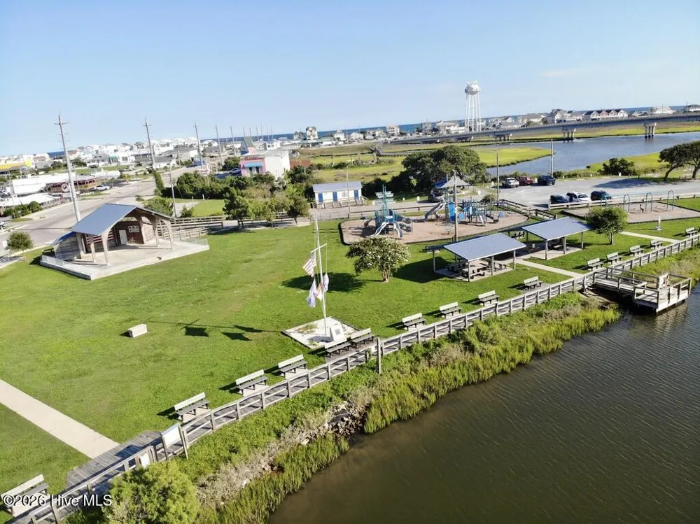 1513 Easy Street Surf City, NC 28445