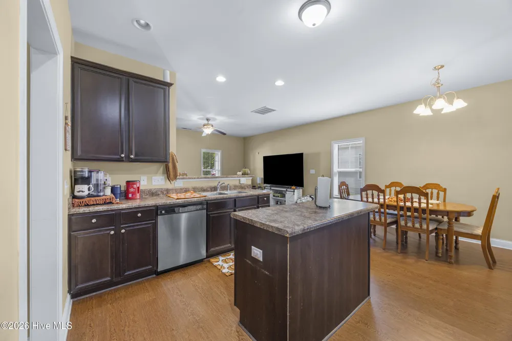 709 Jasmine Lane Jacksonville, NC 28546