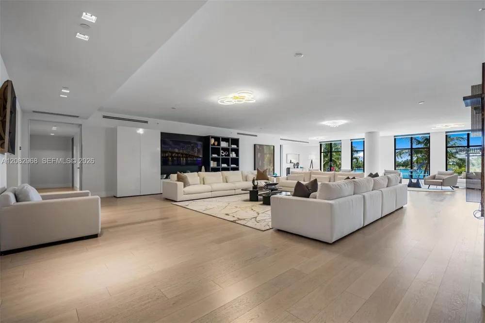 7025 Fisher Island Dr #7025 Miami Beach, FL 33109