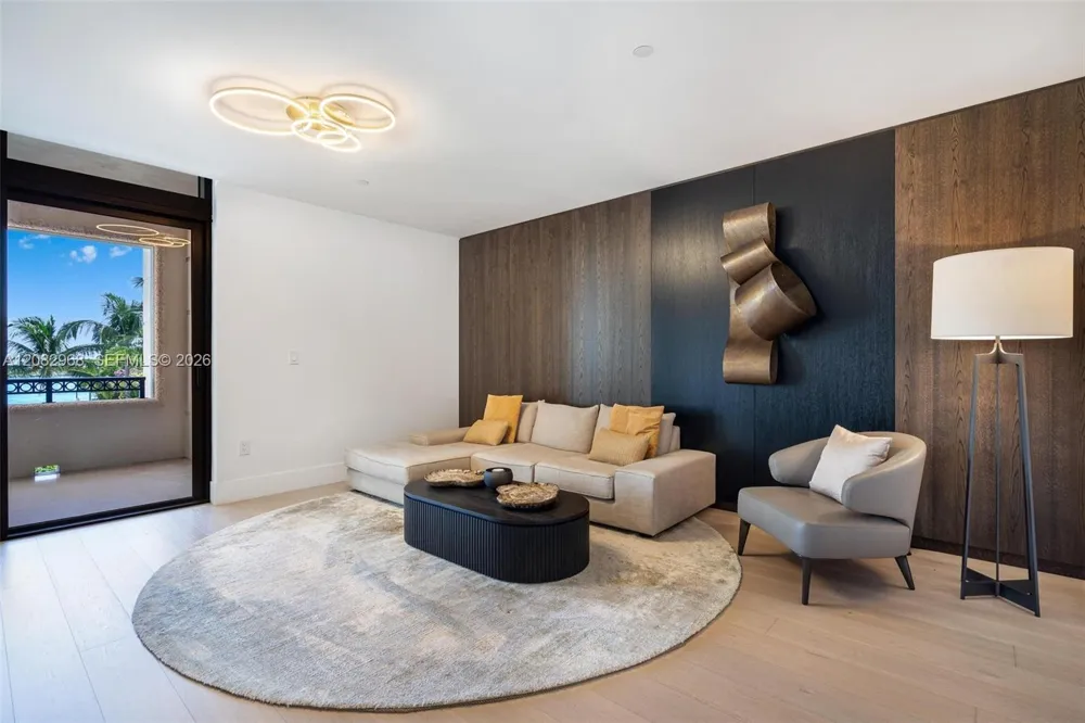 7025 Fisher Island Dr #7025 Miami Beach, FL 33109