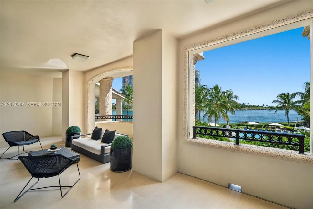 7025 Fisher Island Dr #7025 Miami Beach, FL 33109