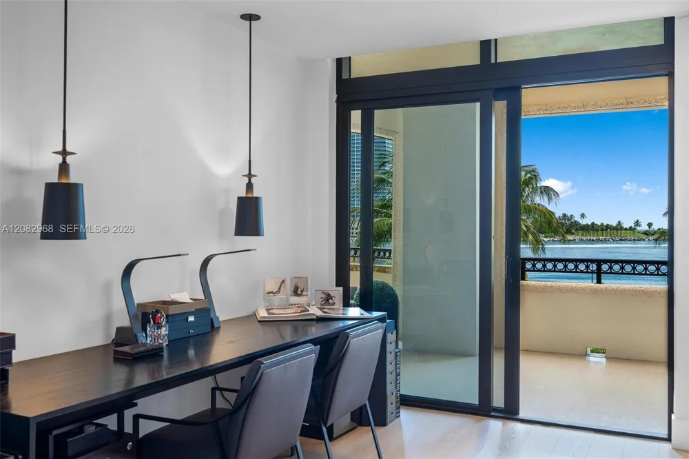 7025 Fisher Island Dr #7025 Miami Beach, FL 33109
