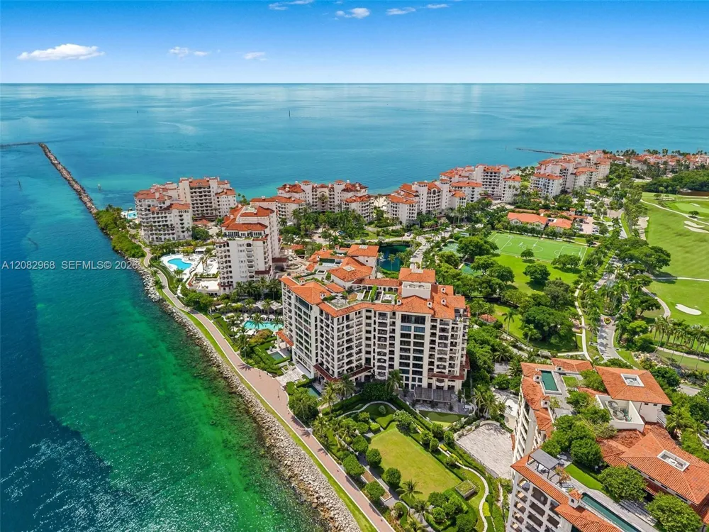7025 Fisher Island Dr #7025 Miami Beach, FL 33109