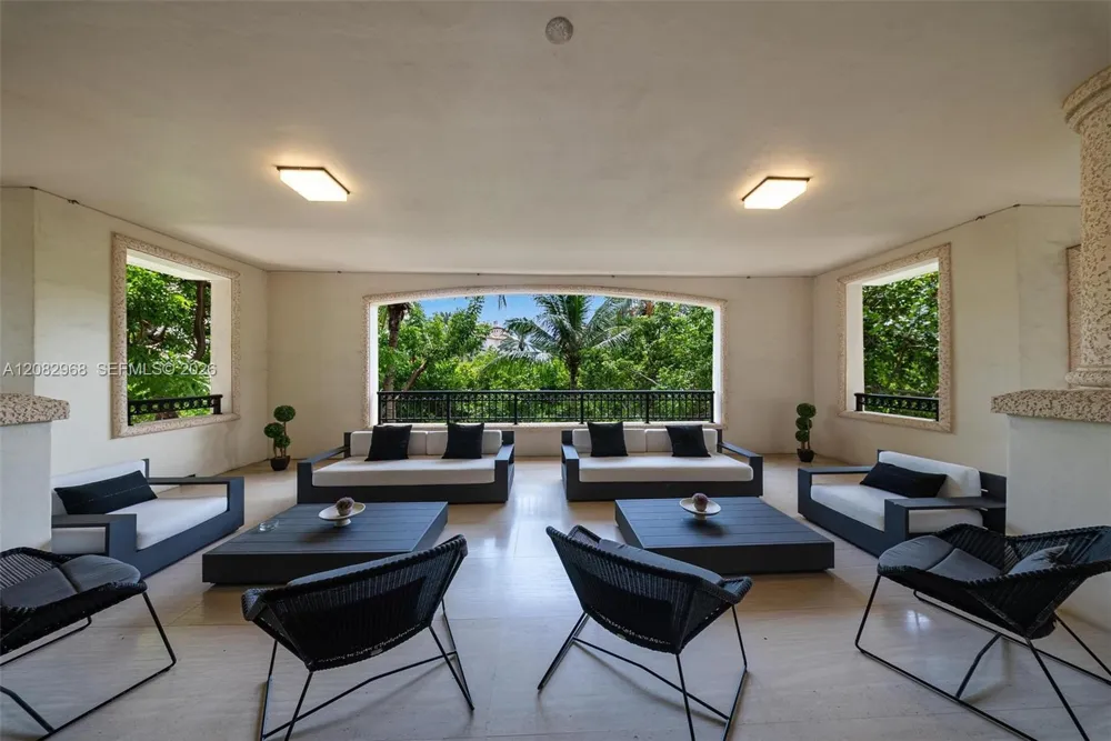 7025 Fisher Island Dr #7025 Miami Beach, FL 33109