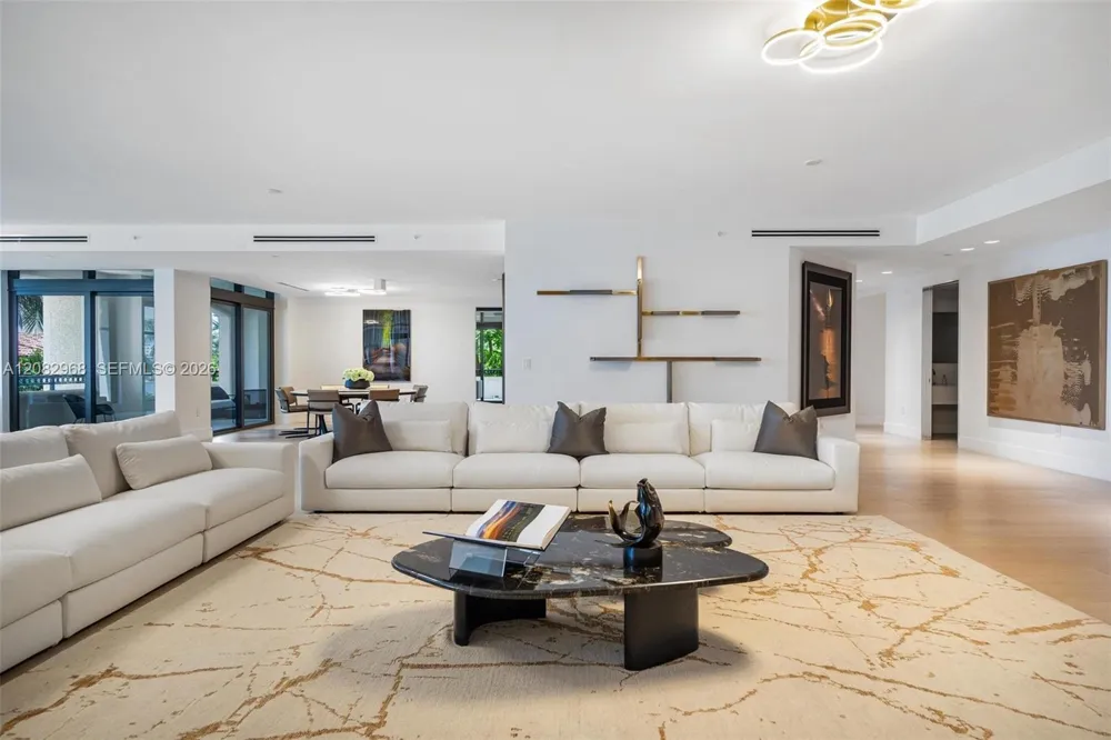 7025 Fisher Island Dr #7025 Miami Beach, FL 33109