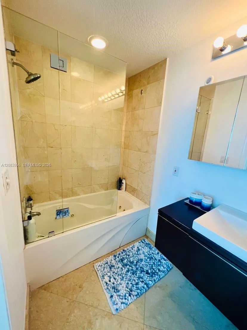 6515 Collins Ave #1707 Miami Beach, FL 33141