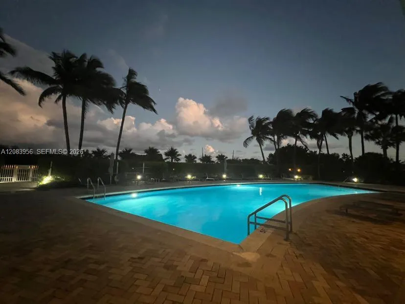 6515 Collins Ave #1707 Miami Beach, FL 33141