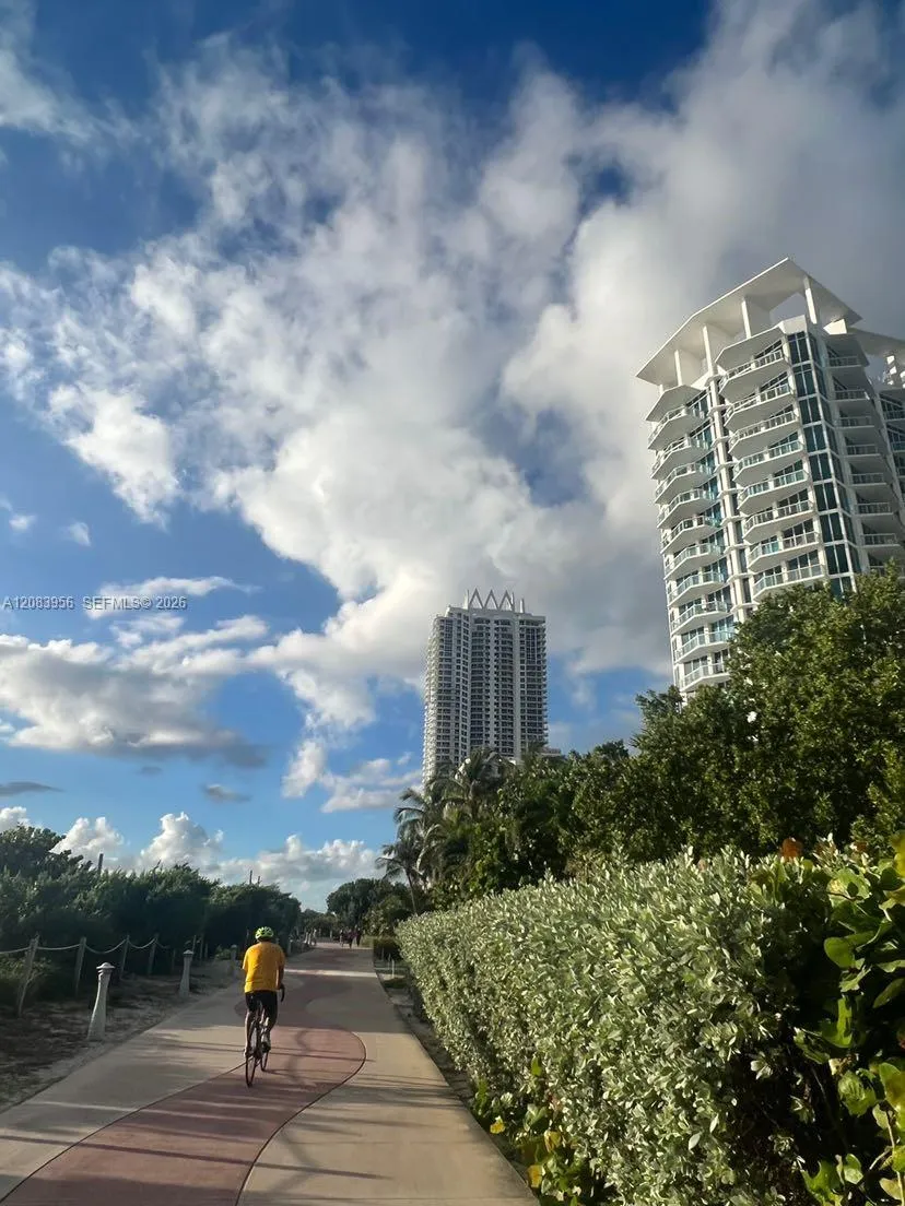 6515 Collins Ave #1707 Miami Beach, FL 33141