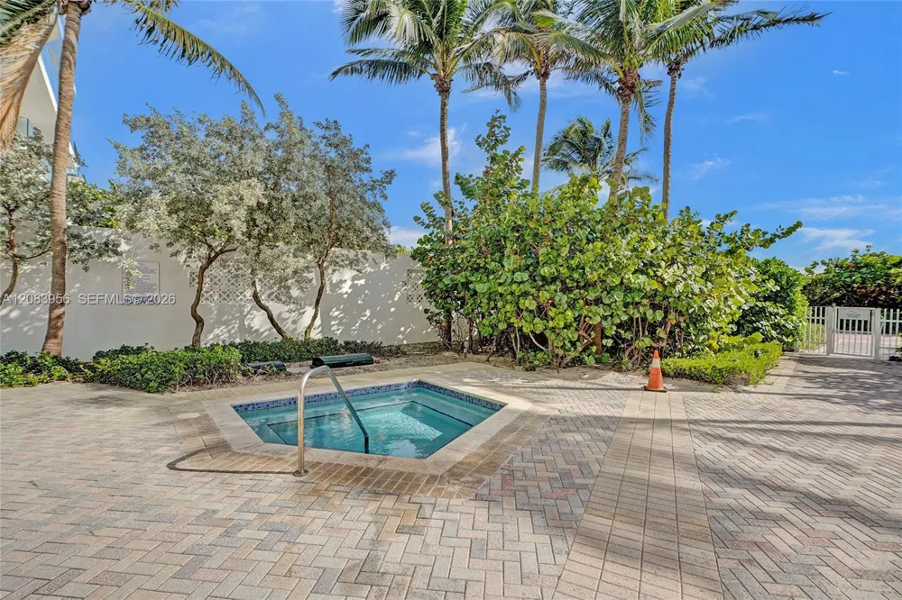 6515 Collins Ave #1707 Miami Beach, FL 33141