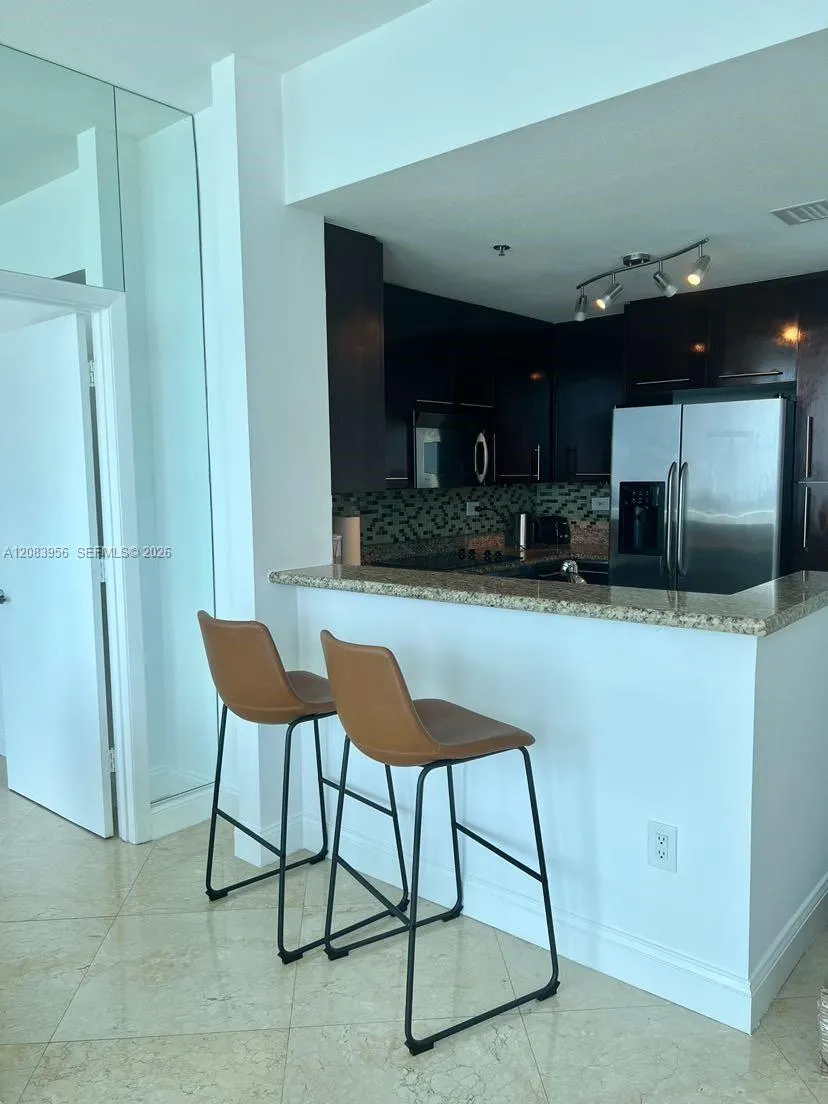 6515 Collins Ave #1707 Miami Beach, FL 33141