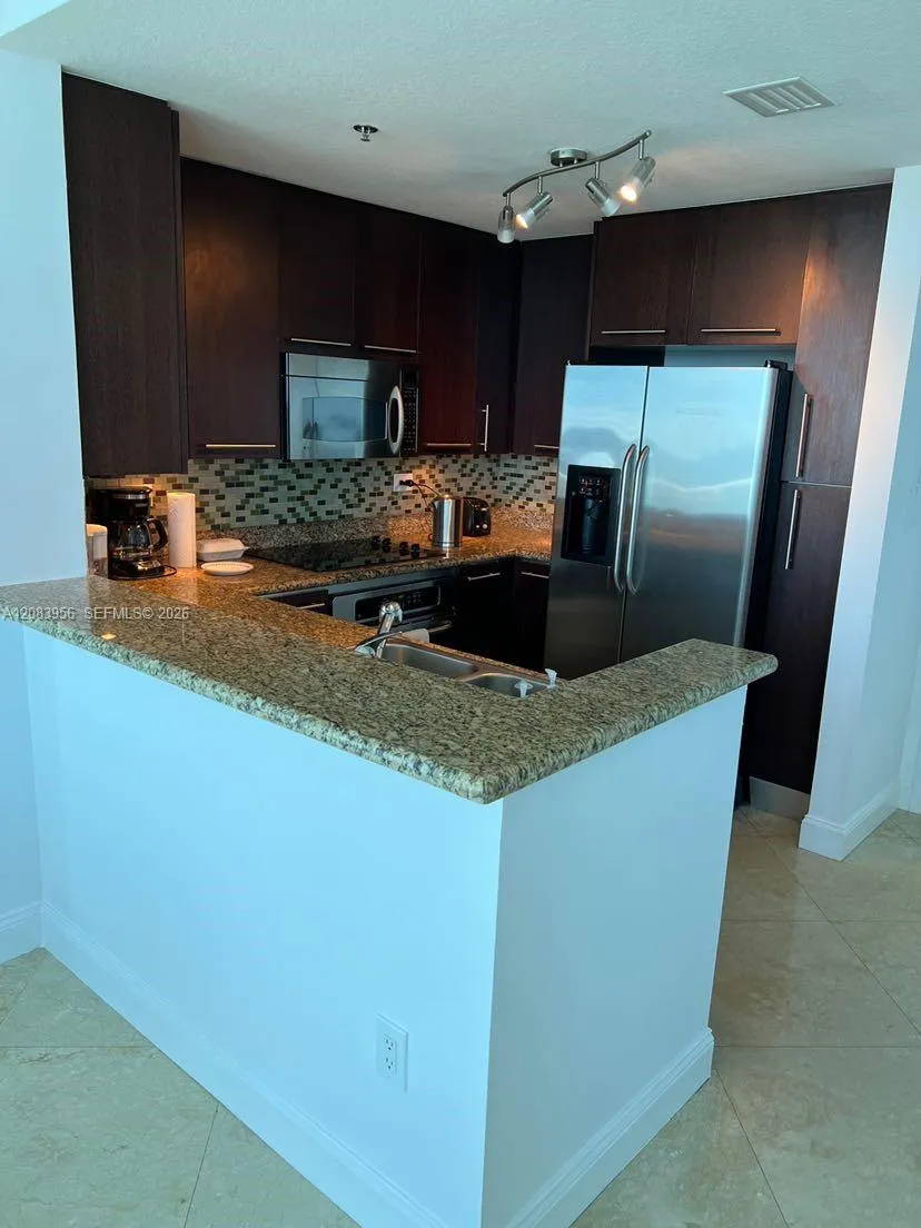 6515 Collins Ave #1707 Miami Beach, FL 33141