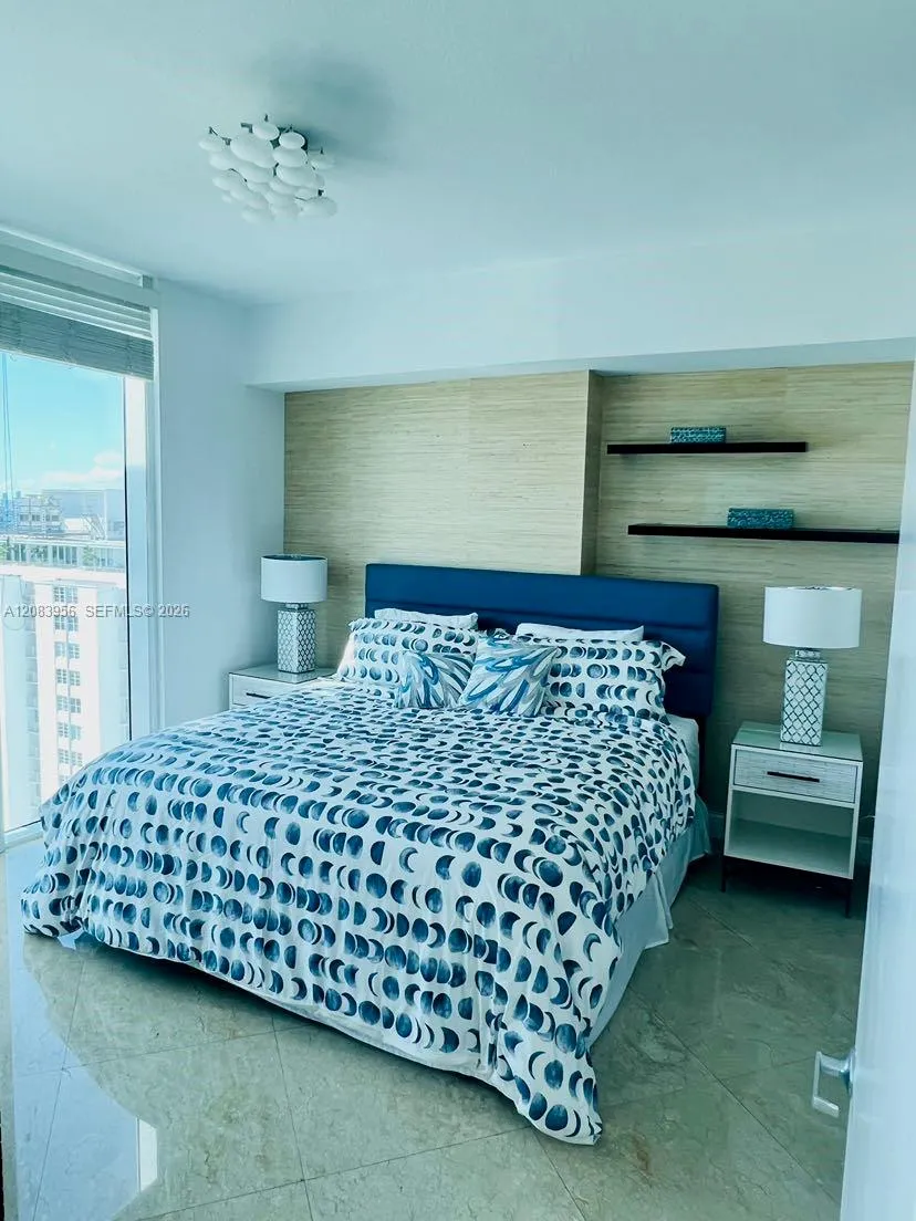6515 Collins Ave #1707 Miami Beach, FL 33141