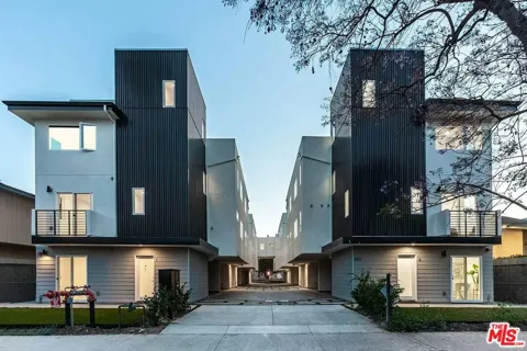 945 Oxford Avenue #10
