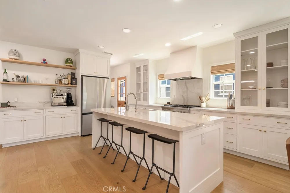 3950 Welland Avenue Los Angeles, CA 90008
