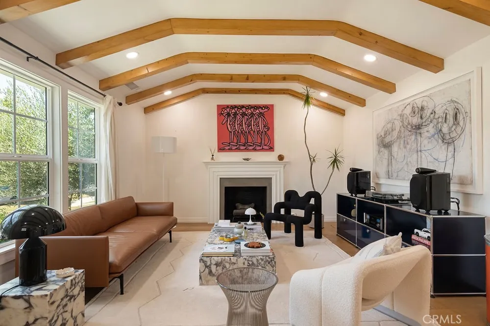 3950 Welland Avenue Los Angeles, CA 90008