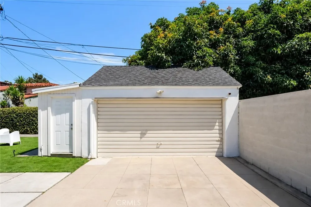 3950 Welland Avenue Los Angeles, CA 90008